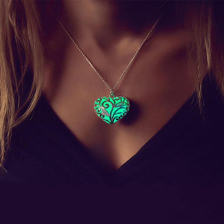 

Luminous Glow In The Dark Heart Pendant Necklace, Green;red, 460245