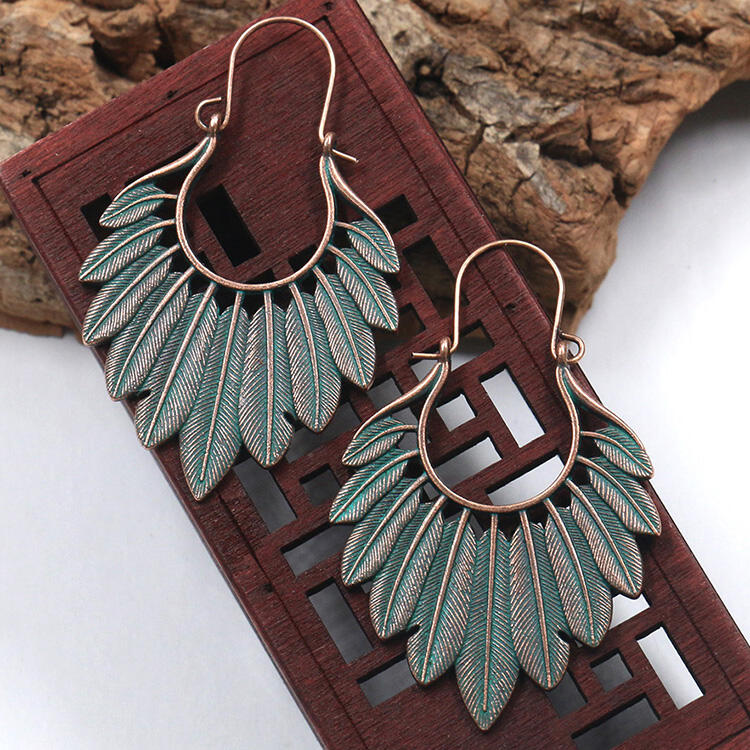 

Vintage Hollow Out Leaf Pendant Alloy Earrings, Gold;green, 460890
