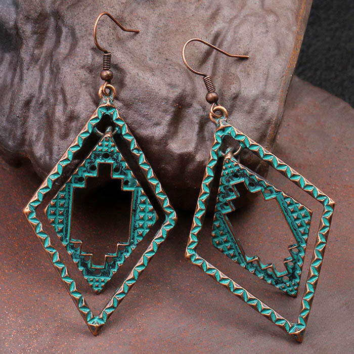 

Earrings Vintage Hollow Out Diamond-Shaped Earrings in Cyan. Size