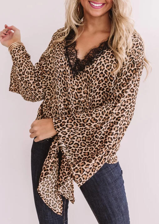 

Blouses Leopard Printed Lace Splicing V-Neck Blouse. Size: M,,XL