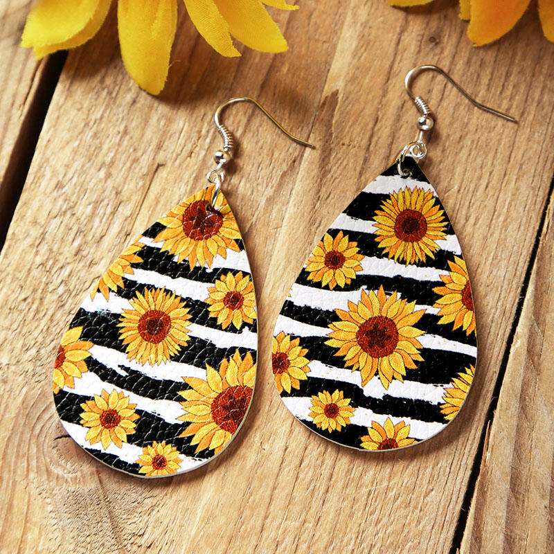 

Earrings Sunflower Striped PU Leather Earrings in #1. Size