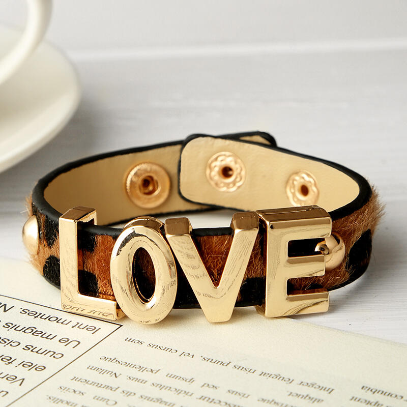 

Love Leopard Printed Faux Fur Buckle Bracelet, Lightcoffee;darkcoffee, 462955