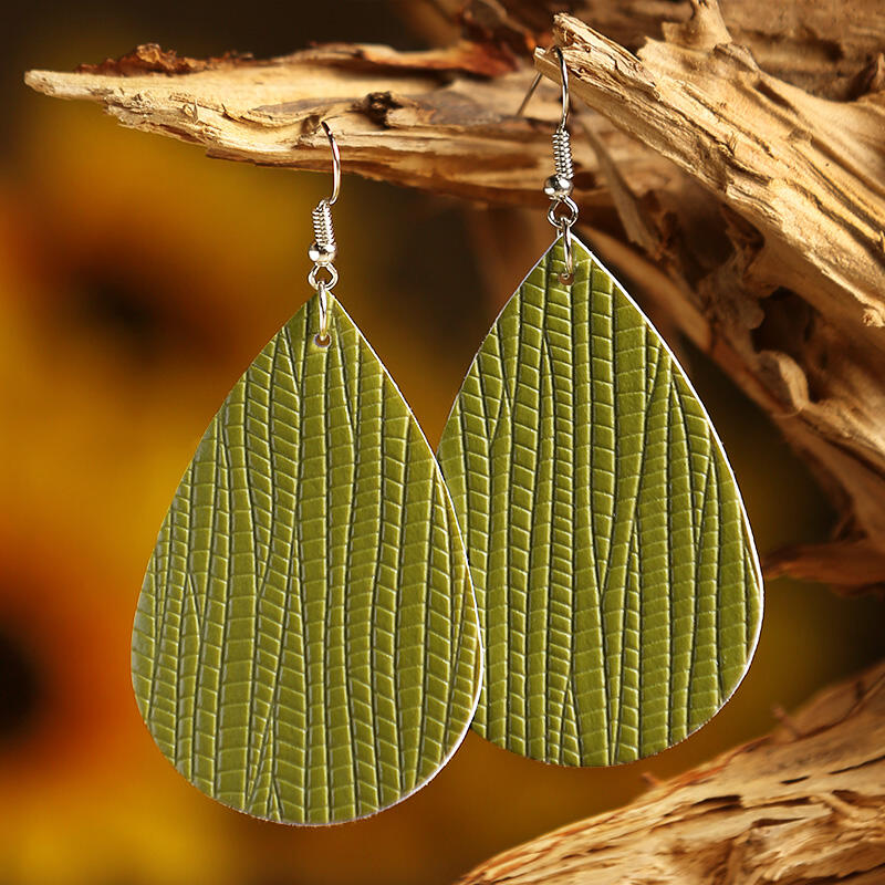

Earrings Crocodile-Grain Water-Drop Shaped PU Leather Earrings. Size, Burgundy