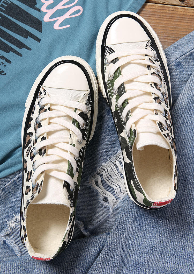 Sneakers Leopard Printed Lace Up Round Toe Flat Sneakers in Leopard. Size: 36,37,38,39