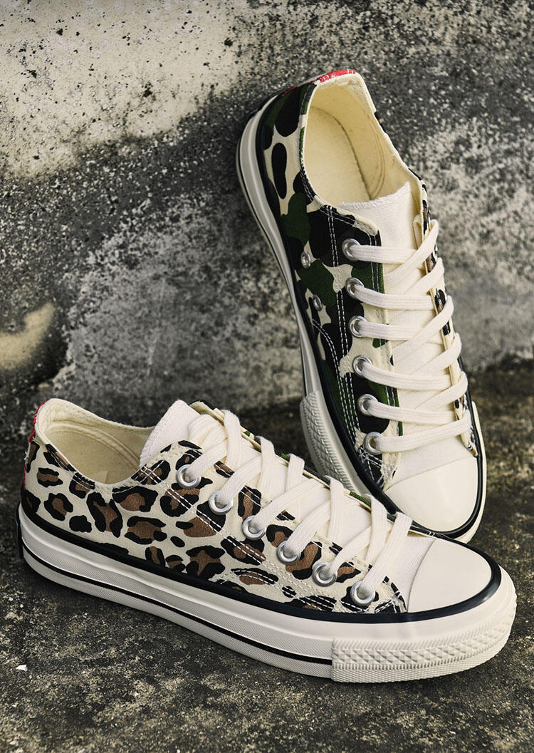 Leopard Printed Lace Up Round Toe Flat Sneakers