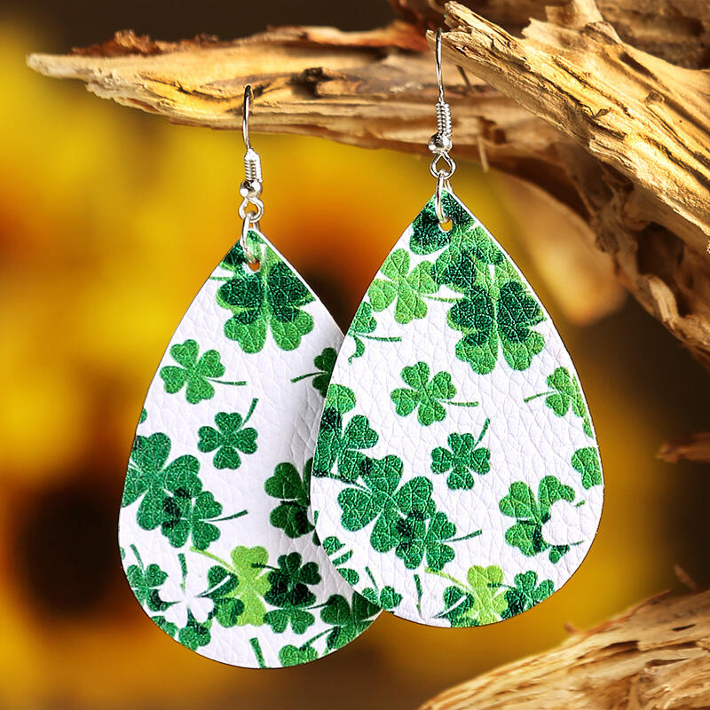 

Earrings St. Patrick's Day Lucky Shamrock PU Leather Earrings in Green. Size