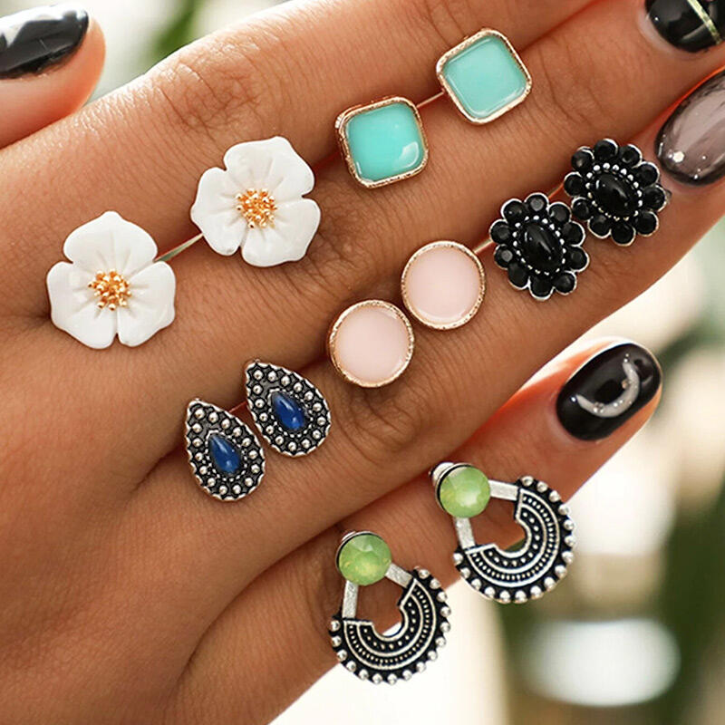 

Earrings 6 Pairs/Set Vintage Rhinestone Flower Beading Earrings in Multicolor. Size