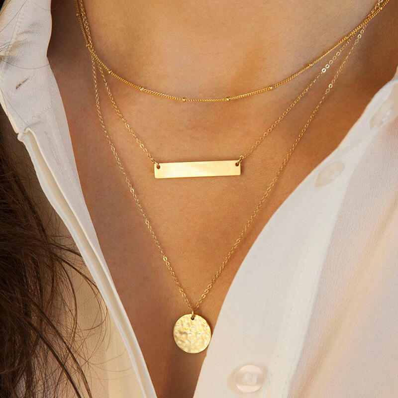 

Necklaces Geometric Rund Pendant Multi-Layered Necklace in Gold. Size