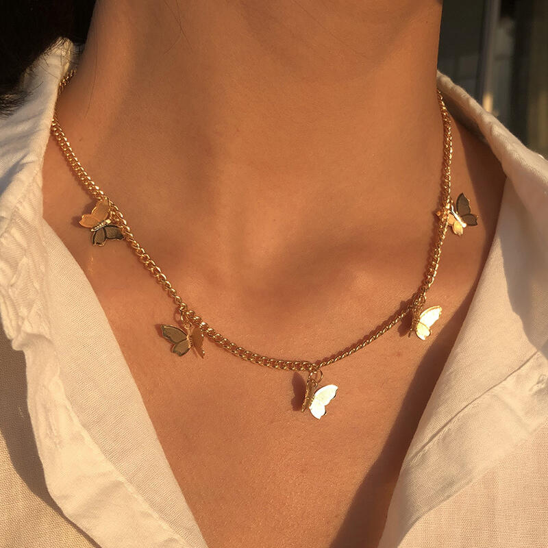 

Necklaces Women's Fashion Butterfly Pendant Necklace in Gold. Size