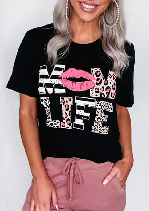 T-shirts Tees Leopard Mom Life Lips T-Shirt Tee in Black. Size: S,M,L,XL,2XL,3XL