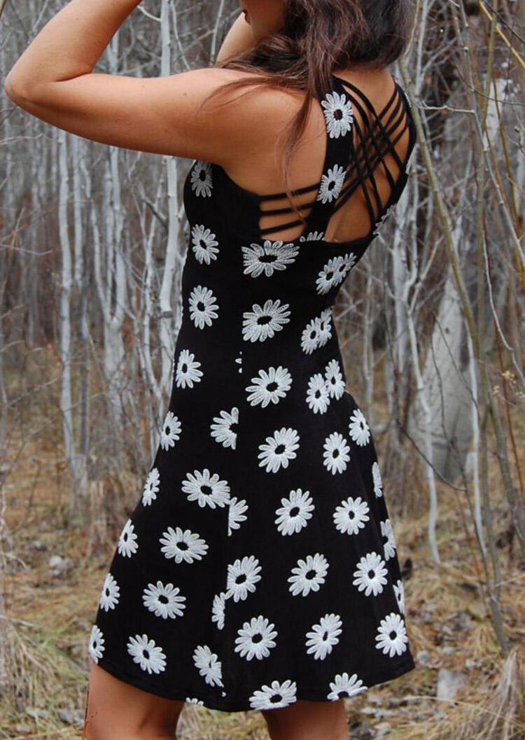 

Mini Dresses Daisy Criss-Cross Hollow Out Mini Dress in Black. Size