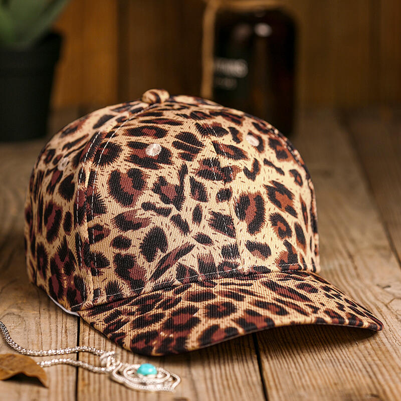 

Hats Unisex Leopard Baseball Cap in Light coffee. Size