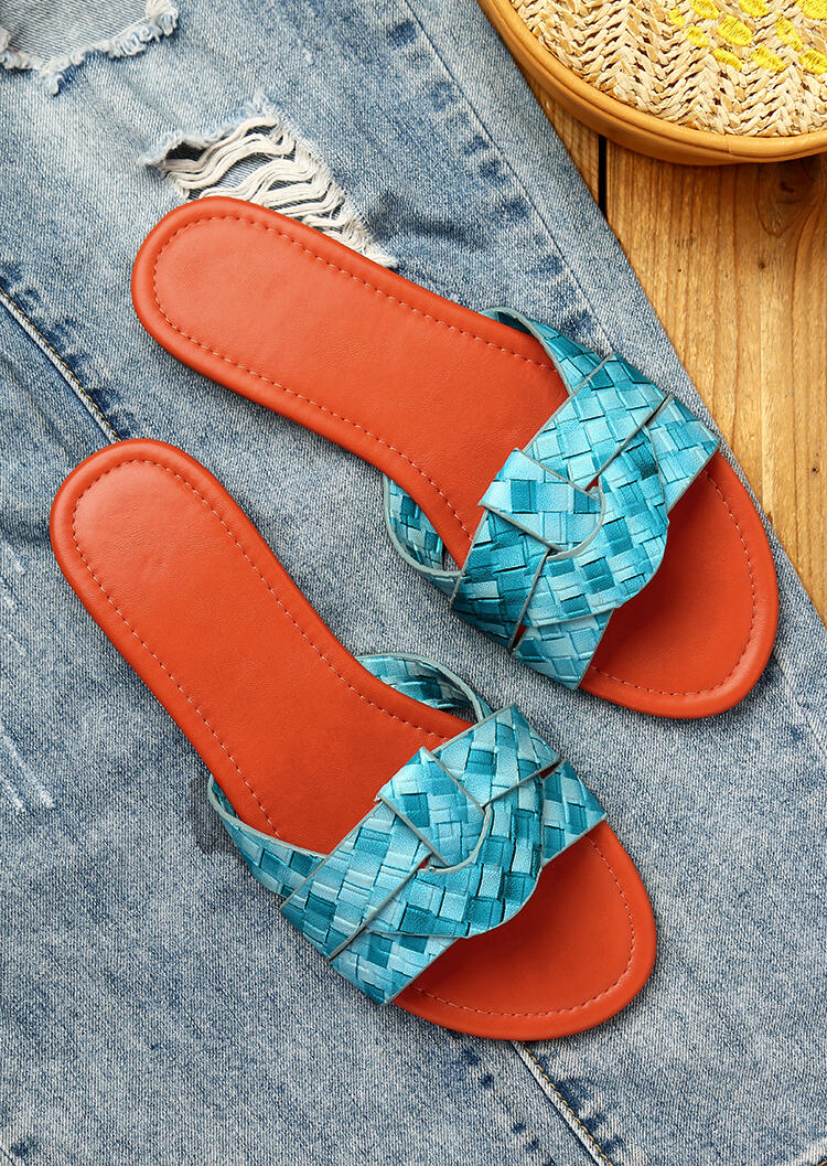 

Slippers Summer Slip On Round Toe Flat Slippers - LightBlue. Size