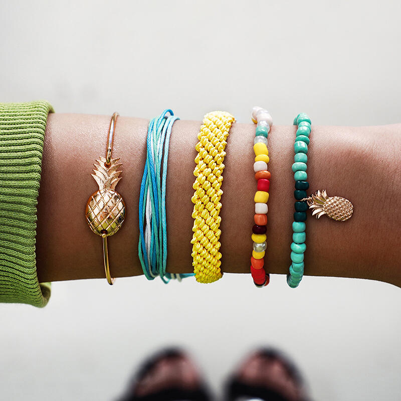 

Bracelet 5Pcs Colorful Beads Pineapple Multi-Layered Bracelet in Multicolor. Size