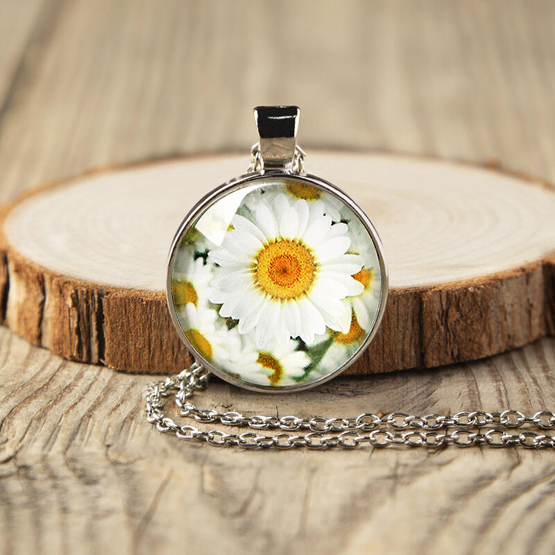 

Sunflower Pendant Necklace, White;multicolor, 473280