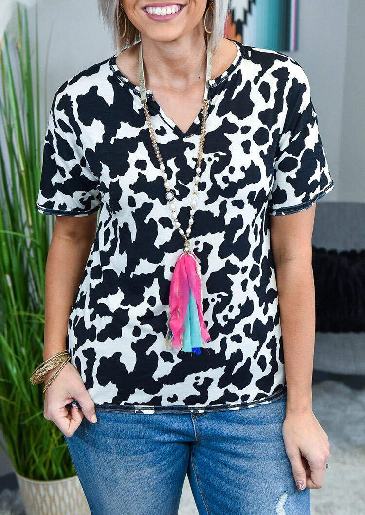 

Tees T-shirts Cow Print V-Neck T-Shirt Tee without Necklace in White. Size