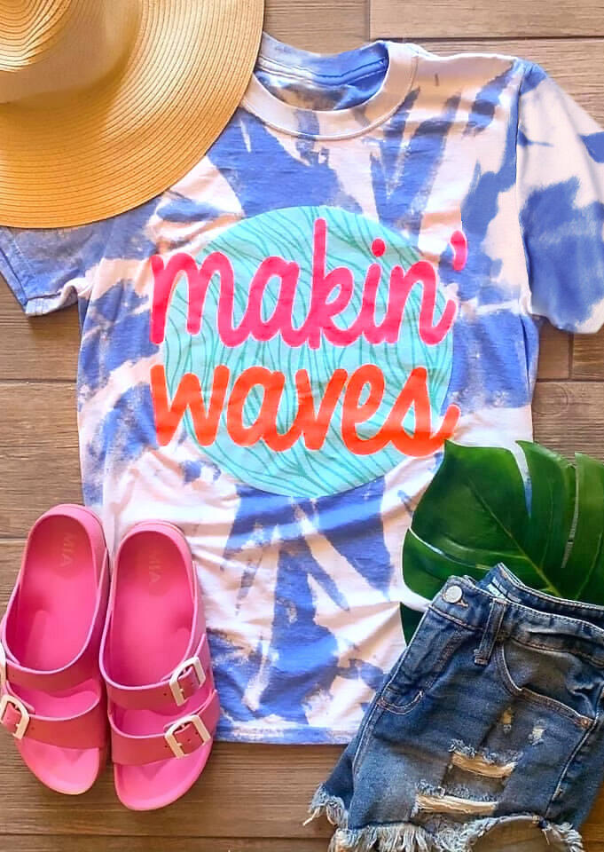 

Tees T-shirts Makin' Waves Tie Dye T-Shirt Tee in Blue. Size