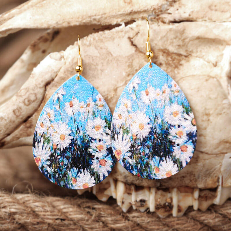 

Earrings Daisy Floral Water Drop Earrings in Multicolor. Size