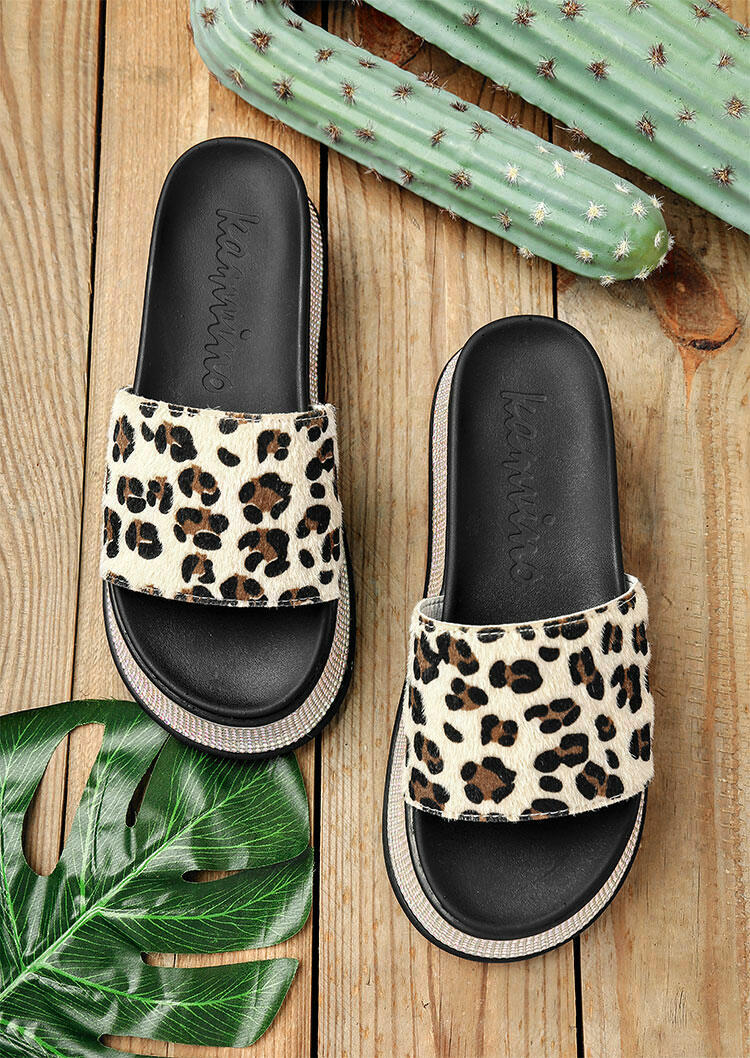 

Slippers Leopard Rhinestone Wedged Slippers in Leopard. Size: ,37