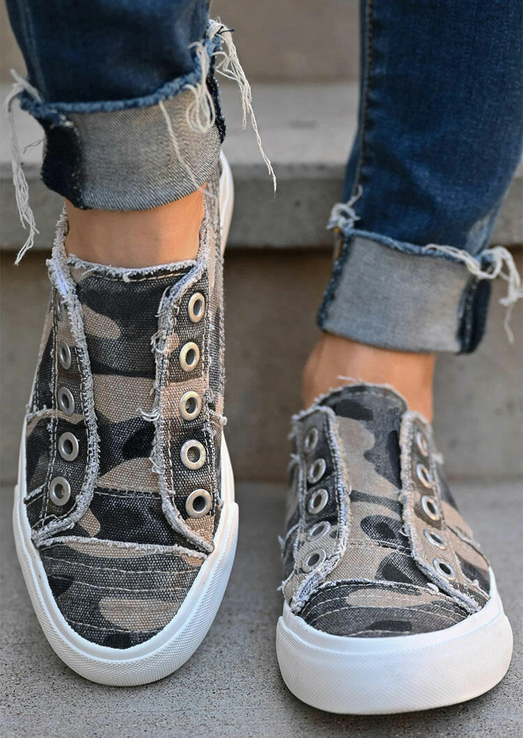 

Sneakers Camouflage Slip On Round Toe Flat Sneakers in Camouflage. Size