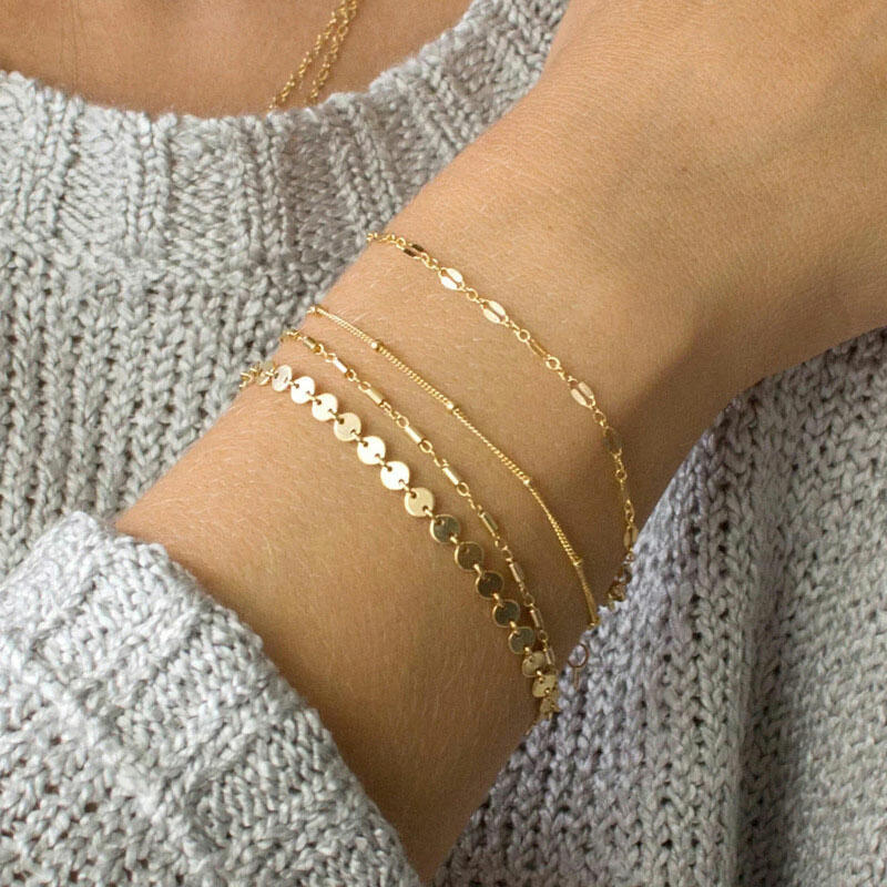 

Bracelet 4Pcs Delicate Disc Coin Bracelet Set in Silver. Size