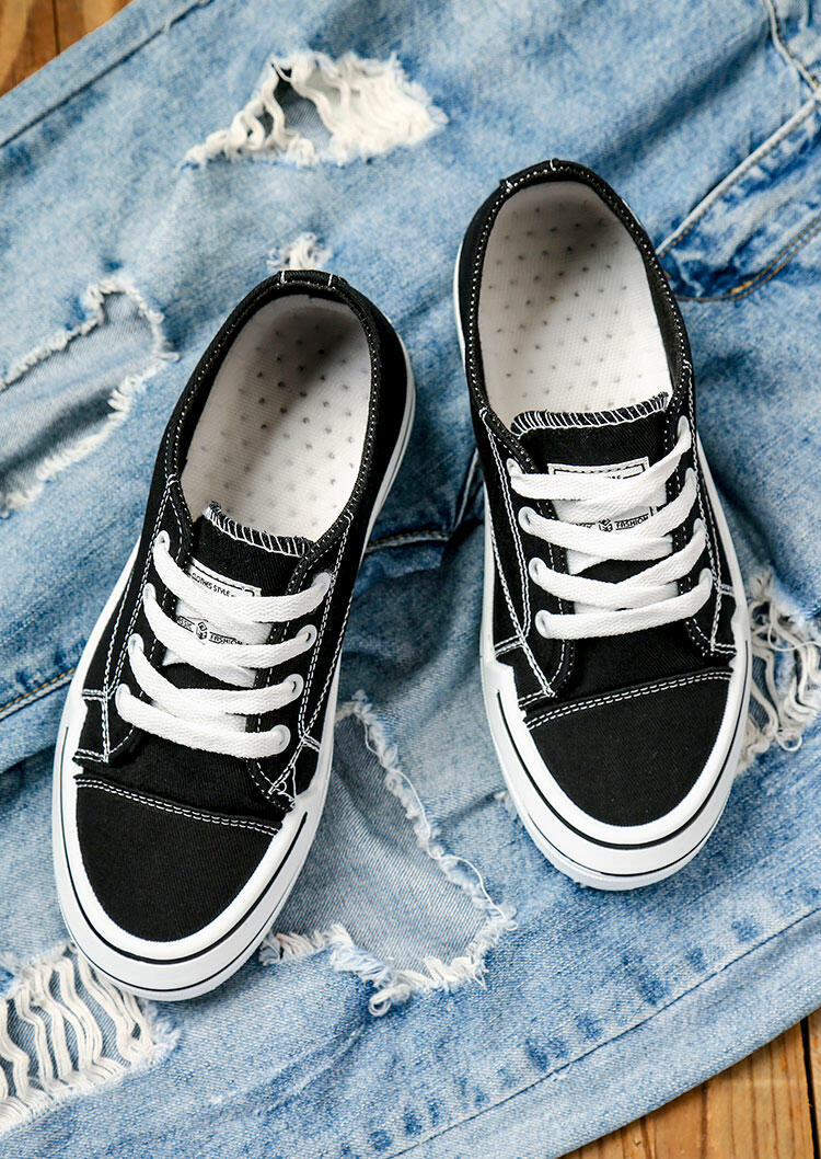 

Daisy Floral Lace Up Flat Canvas Sneakers - Black, 477871