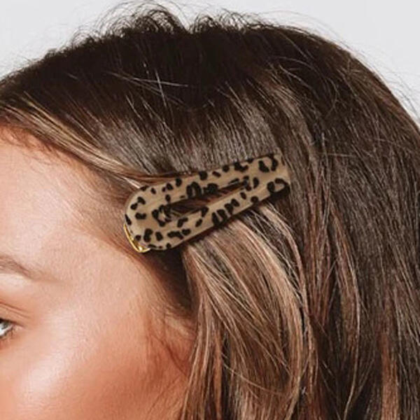 

Hair Accessories 2Pcs Leopard Hair Clip Set in Gray. Size