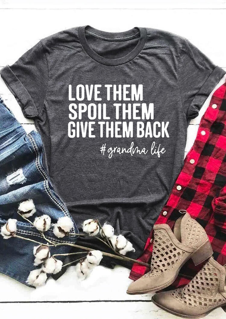 

T-shirts Tees Love Them Spoil Them Grandma Life Letter T-Shirt Tee in Gray. Size