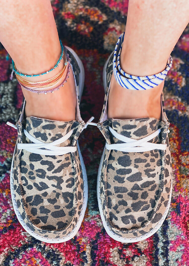 

Sneakers Lace Up Round Toe Flat Sneakers in Light Pink. Size