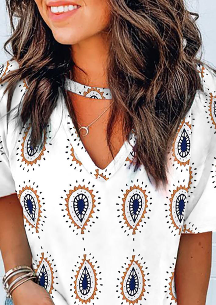 Blouses Paisley Cut Out V-Neck Blouse in White. Size: L,M,S