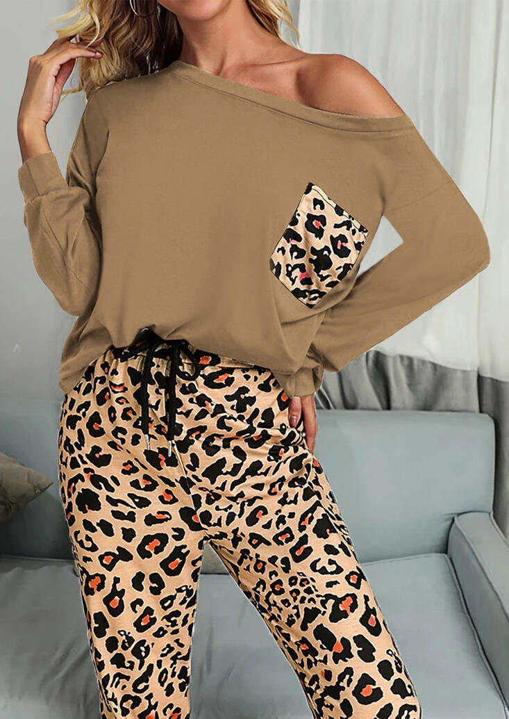

Tees T-shirts Leopard Pocket O-Neck T-Shirt Tee in Light Brown. Size