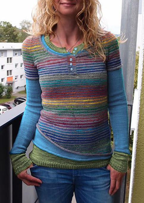 

Sweaters Serape Striped Color Block Button Knitted Sweater in Blue. Size