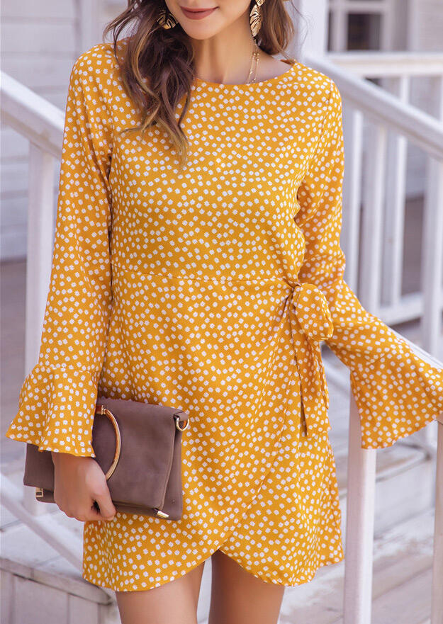 

Mini Dresses Presale - Floral Irregular Tie Flare Sleeve Mini Dress in Yellow. Size