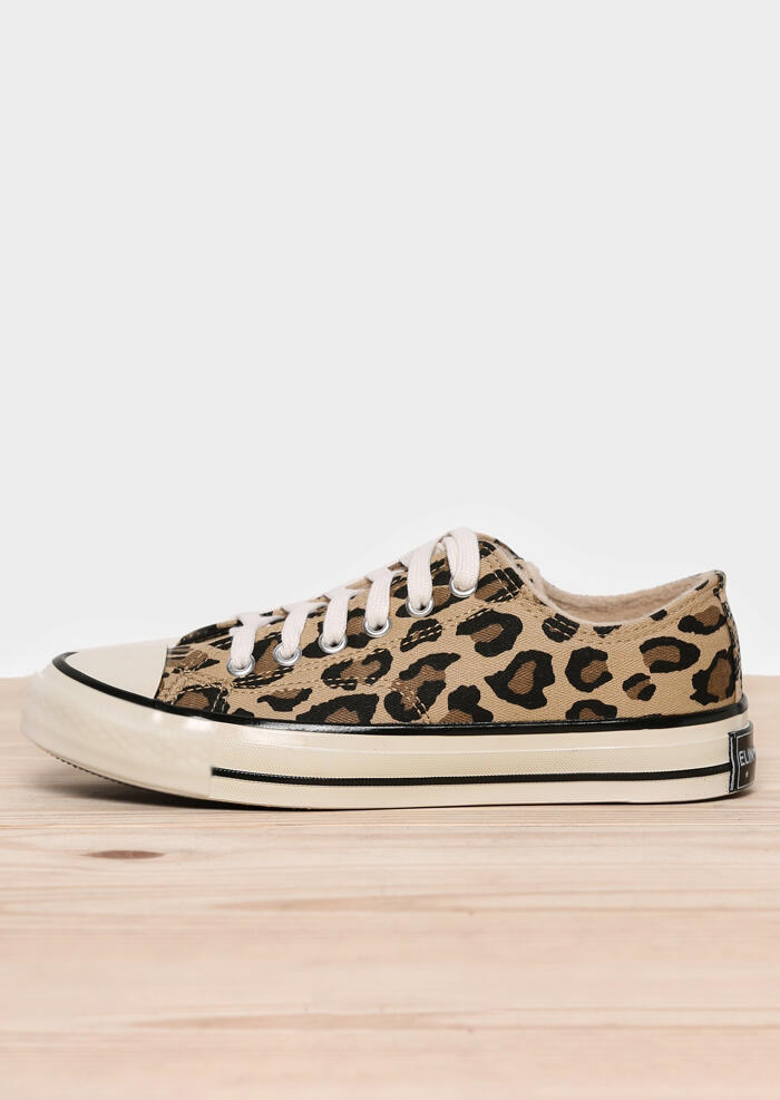 Leopard Printed Lace Up Sneakers