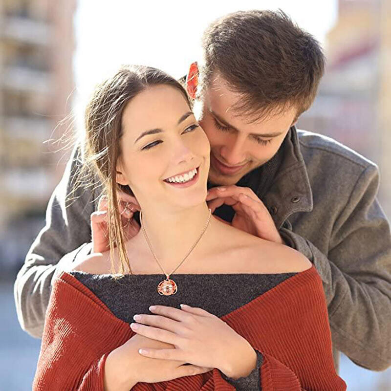 

Necklaces Expanding Photo Locket Pendant Necklace in Gold,Rose gold. Size