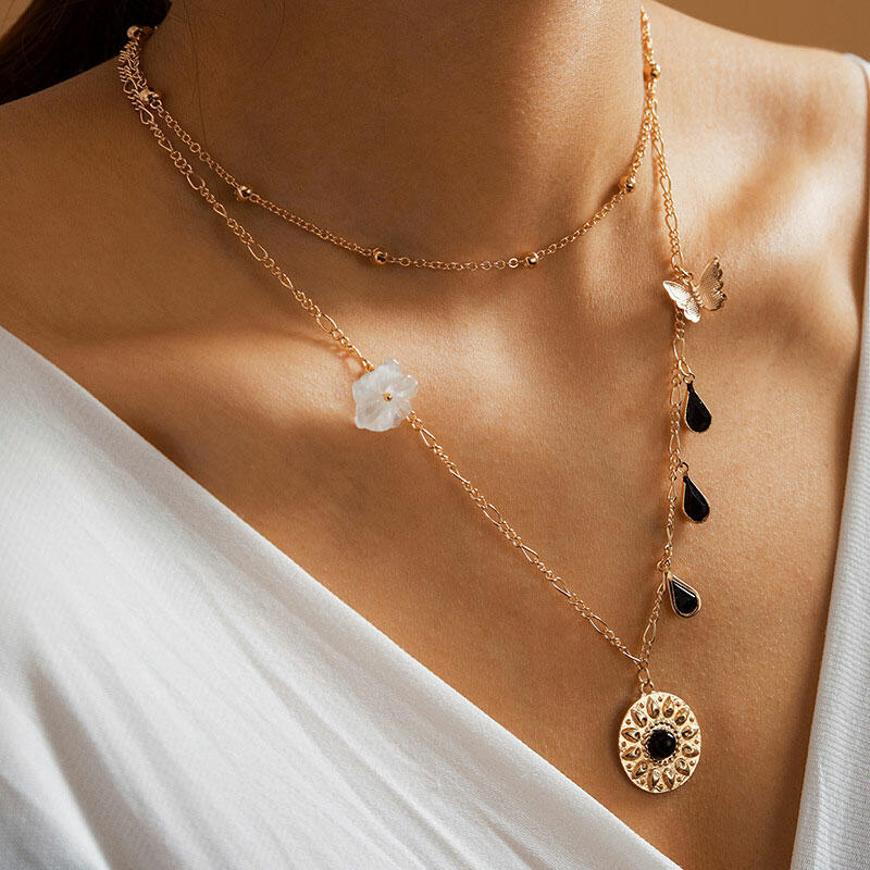 

Necklaces Rhinestone Butterfly Floral Dual-Layered Necklace in Gold. Size