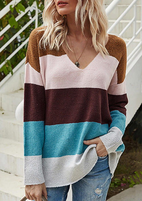 

Sweaters Color Block Cut Out Open Back Knitted Sweater in Multicolor. Size