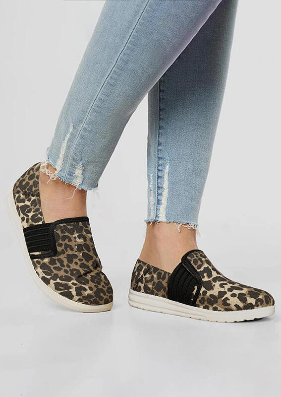 

Sneakers Leopard Splicing Slip On Flat Canvas Sneakers in Leopard. Size