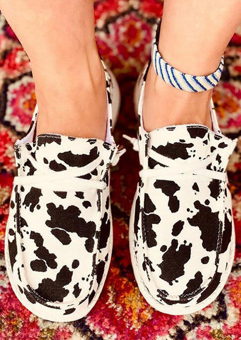 

Cow Print Lace Up Round Toe Flat Sneakers, Multi, 474858