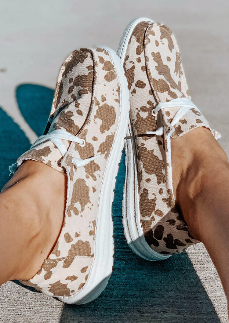 

Sneakers Cow Lace Up Round Toe Flat Canvas Sneakers in Light Brown. Size: ,39