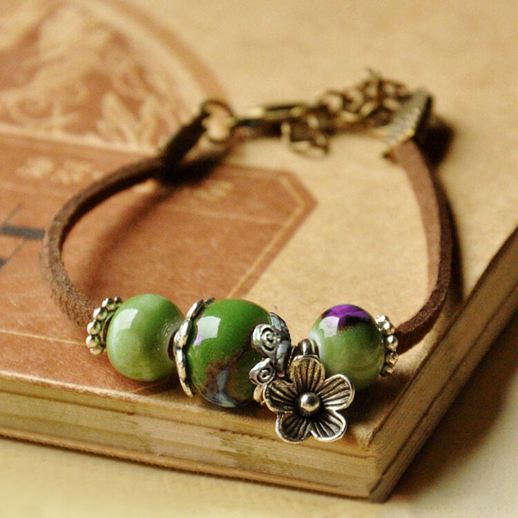 

Vintage Flower Beading PU Rope Bracelet, Green;burgundy, 485553