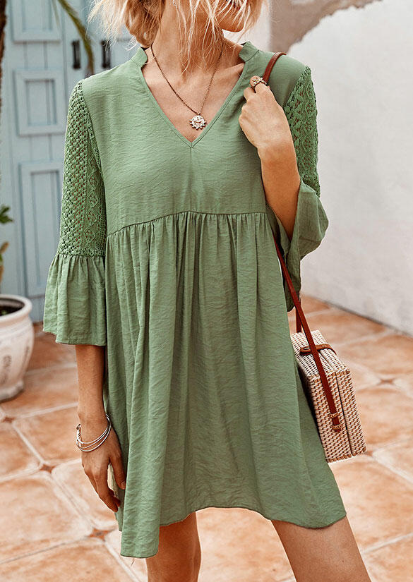 Lace Splicing Ruffled Hollow Out Flare Sleeve Mini Dress - Green