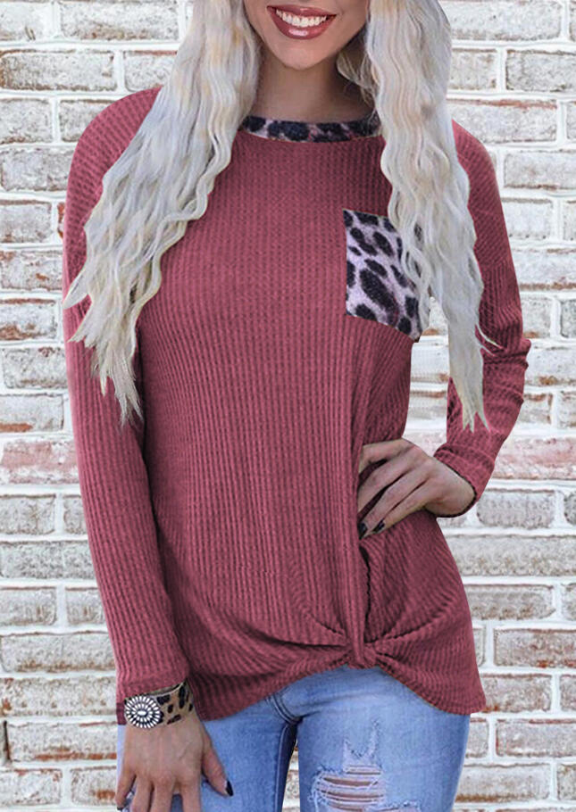 

Sweaters Leopard Splicing Twist Pocket O-Neck Pullover Sweater in Brick Red. Size