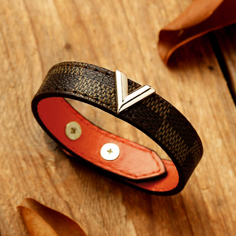 

V Letter PU Leather Adjustable Bracelet, Beige;dark brown, 486333