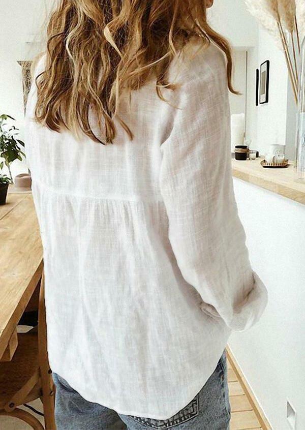 

Shirts Maple Leaf Button Casual Shirt in White. Size: ,XL