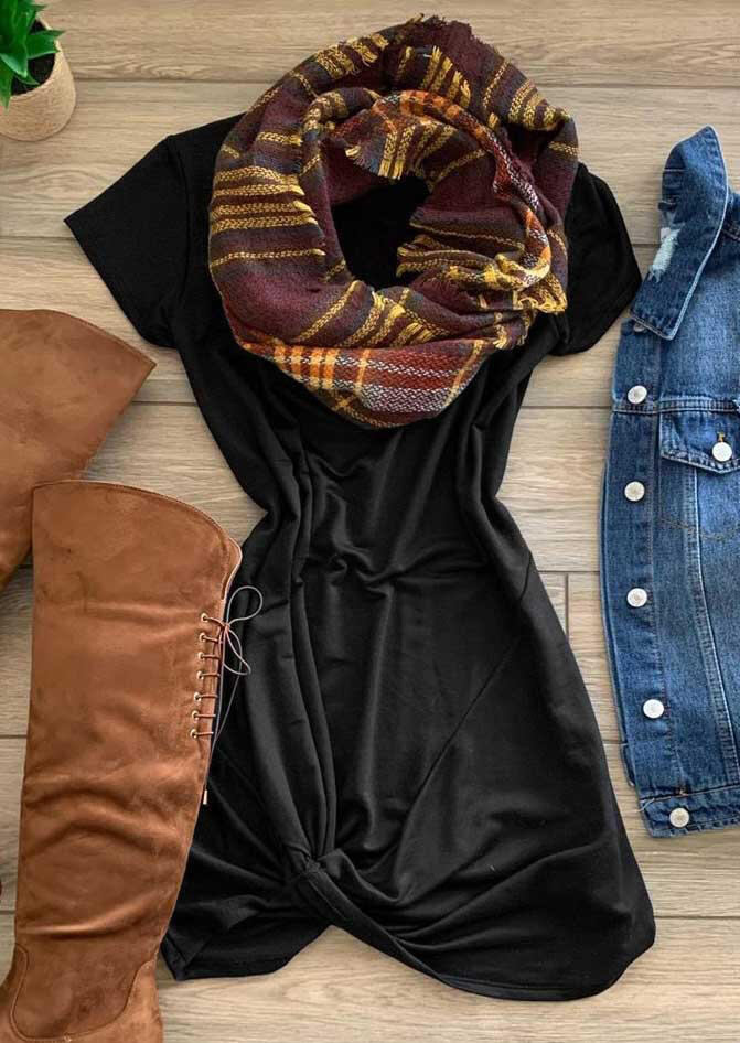 

Mini Dresses Twist V-Neck Casual Mini Dress in Black. Size