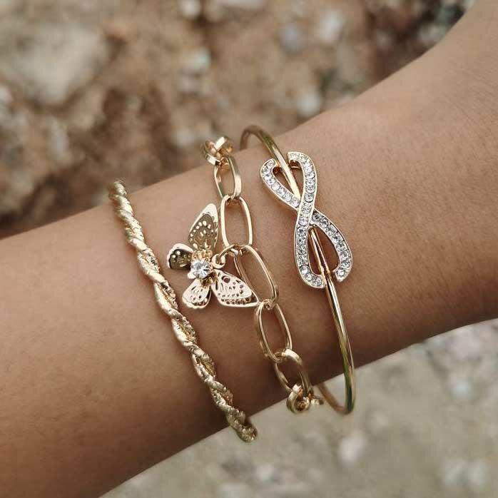 

Bracelet 3Pcs Rhinestone Butterfly Twist Oval Link Bracelet Set in Gold. Size