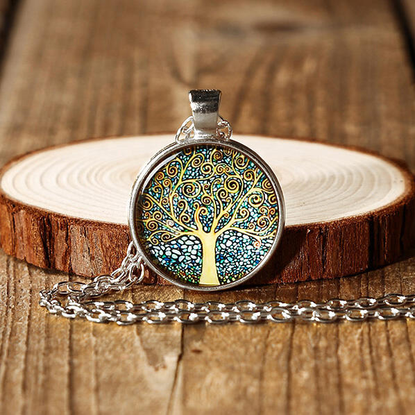 

Necklaces Vintage Tree of Life Round Locket Pendant Necklace in Silver. Size