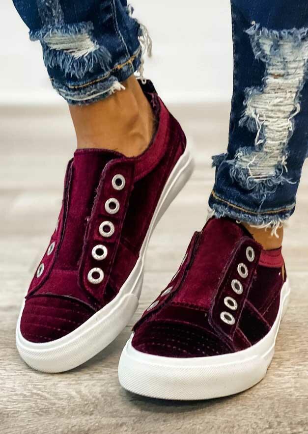 

Sneakers Slip On Round Toe Flat Sneakers in Burgundy. Size: ,38,39,40,41