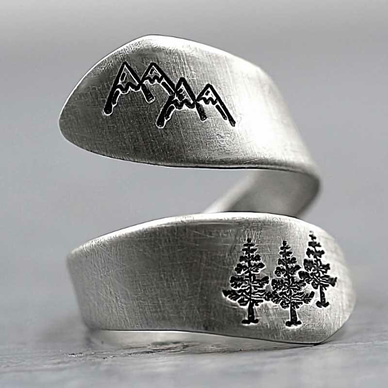 Vintage Christmas Tree Mountain Engraved Wrap Ring